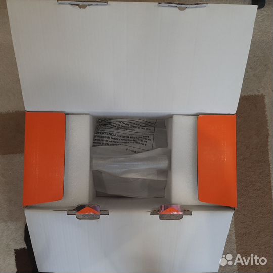 Бумбокс JBL новый в упаковке полной комплектности