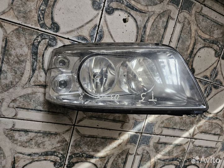 Фара Volkswagen Transporter T5