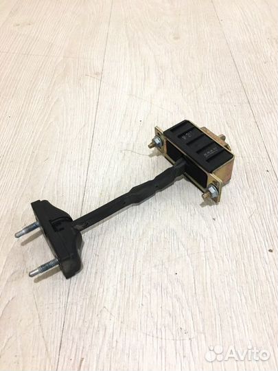 Ограничитель двери передний правый Mercedes Benz