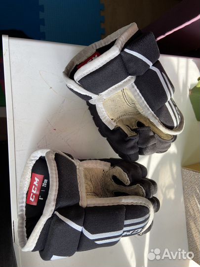 Краги хоккейные ccm yth 8