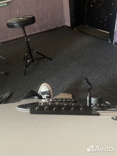 Электрогитара