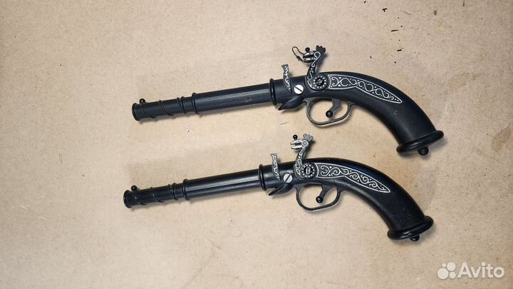 Сувенир дуэльные пистолеты