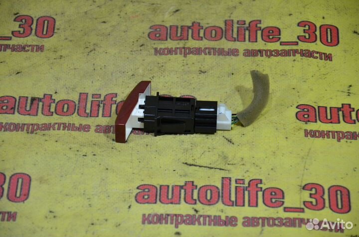 Кнопка аварийной сигнализации Mitsubishi Colt (Z20