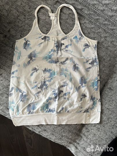 Спортивный костюм с шортами adidas