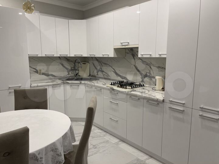 2-к. квартира, 60 м², 8/10 эт.