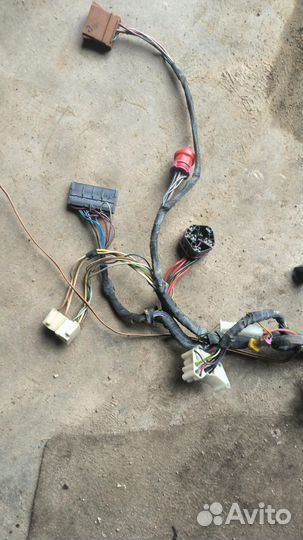 Подторпедная проводка Audi 100C3 443971315BD
