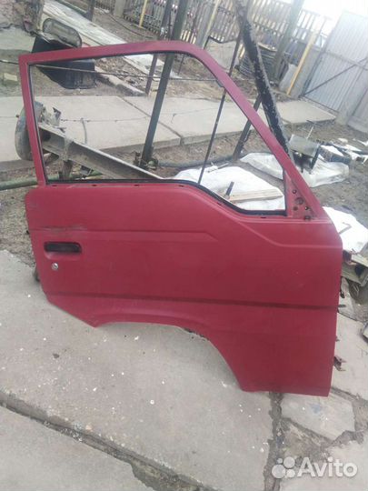 Дверь передняя правая Ниссан Урван Е24