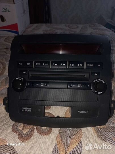 Штатное головное устройство Mitsubishi Outlander