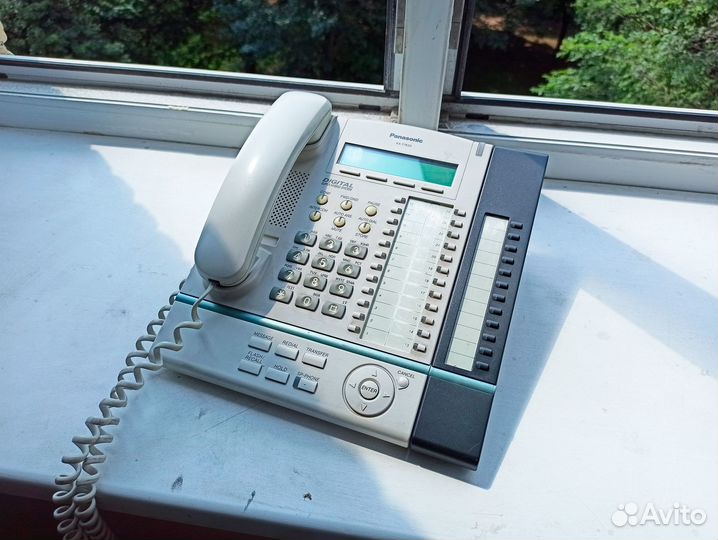 Системный телефон Panasonic KX-T7633