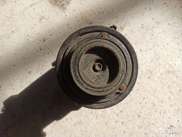 Компрессор кондиционера Toyota Land Cruiser 200 4