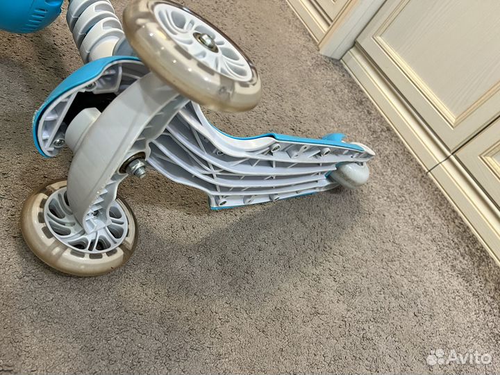 Детский самокат (3х колесный)