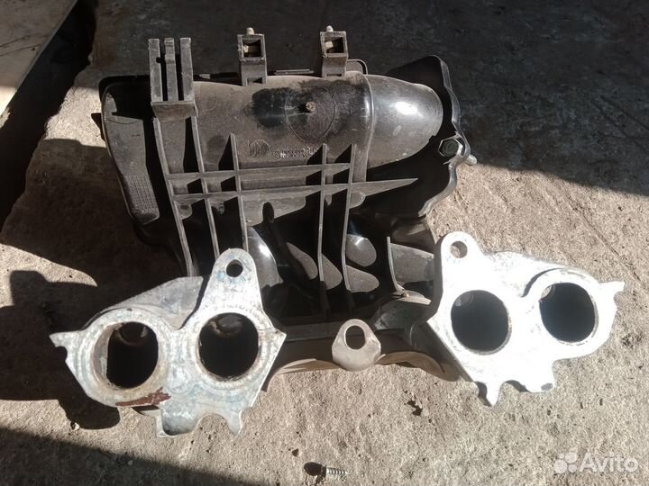 Коллектор впускной 1,6 л. 8 кл. 11183