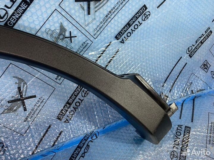 Расширитель крыла задний правый Toyota Rav4 XA40