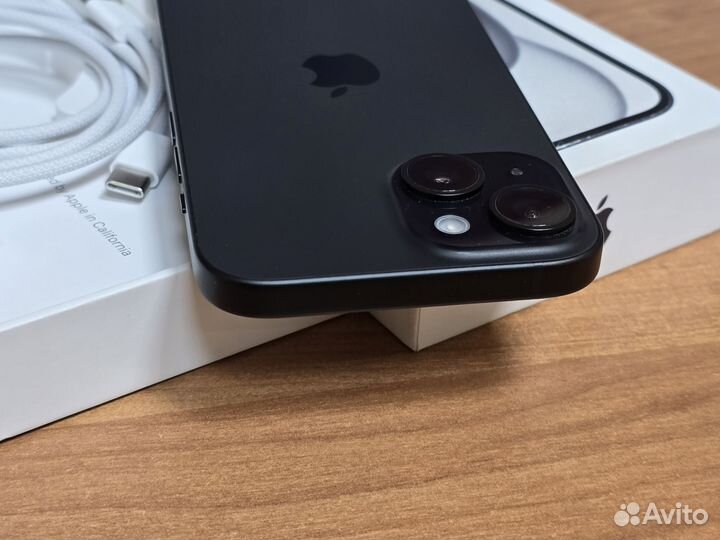 iPhone 15, 256 ГБ