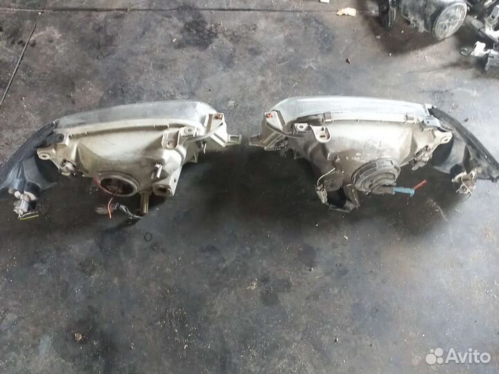 Фары передние toyota caldina,Карина