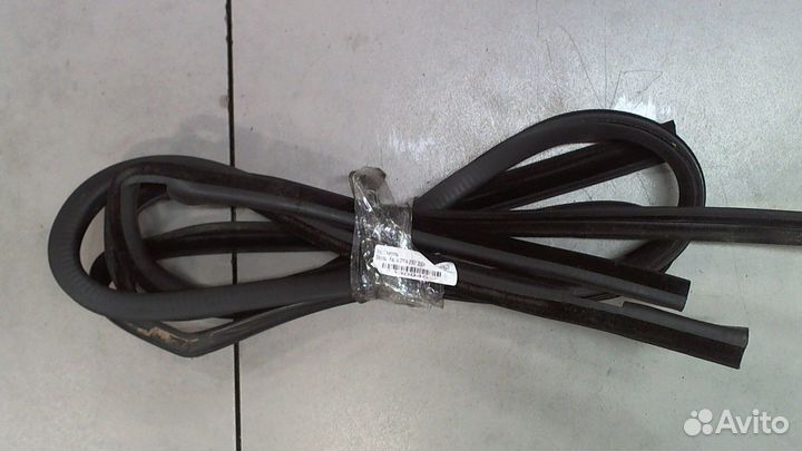 Уплотнитель Skoda Fabia, 2004