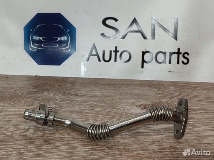 Трубка слива масла с турбины Bmw 5 F10 N63B44 2011