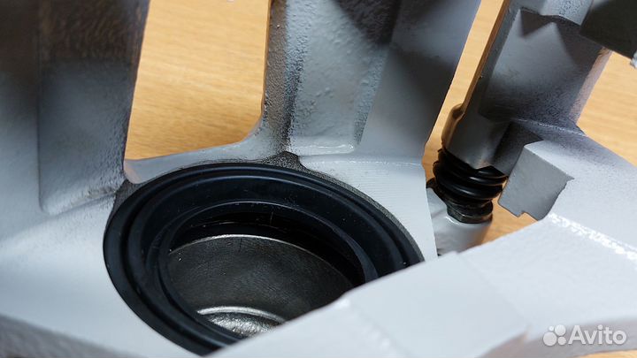 Суппорт передний правый Lacetti