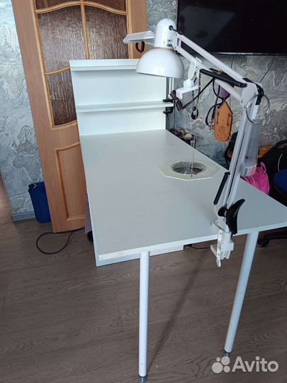 Маникюрный стол с вытяжкой бу