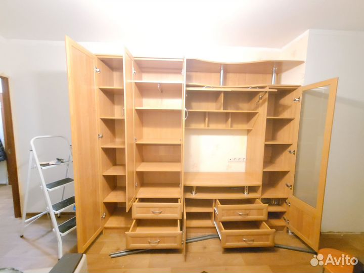 Шкаф стенка