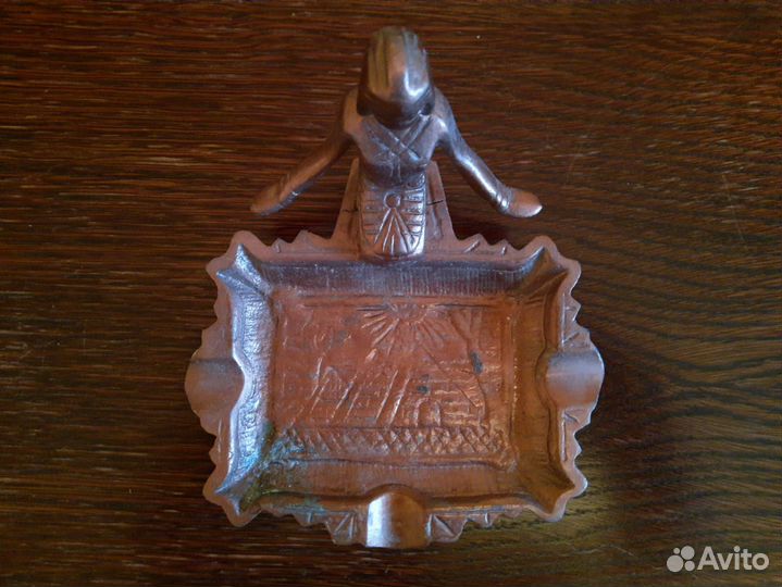 Медная пепельница