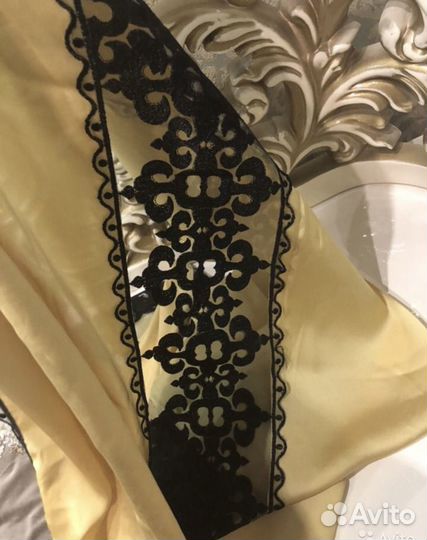 Палантин с кружевами