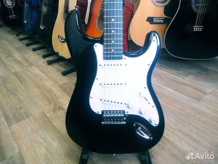 Новая электрогитара Fabio ST100 BK черного цвета