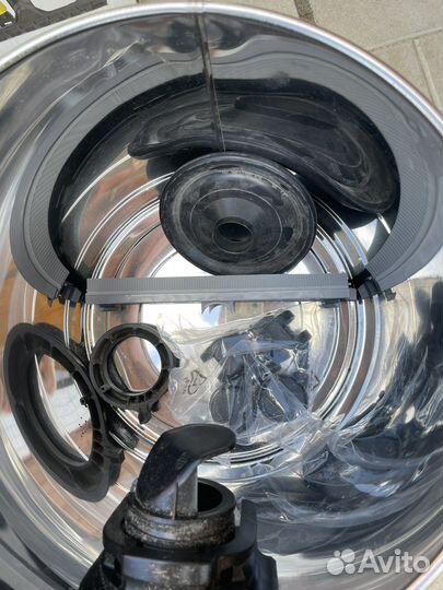 Пылесос Karcher wd 3 бу на запчасти и рабочий