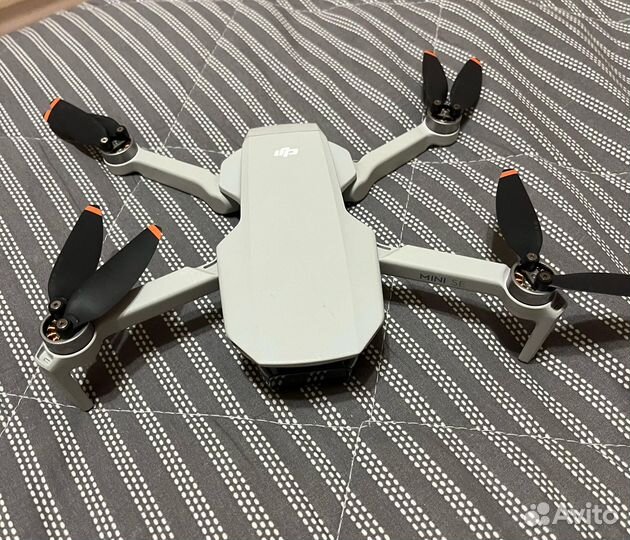 Квадрокоптер DJI Mini SE