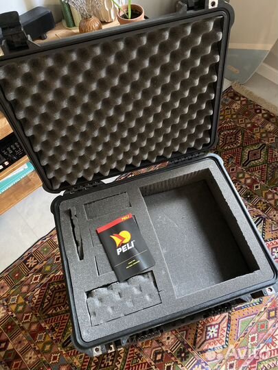 Ударопрочный кейс с ложементом Pelican Peli 1550