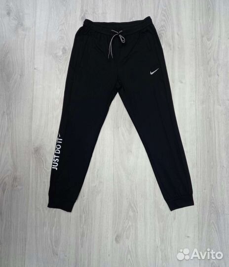 Женские спортивные костюмы