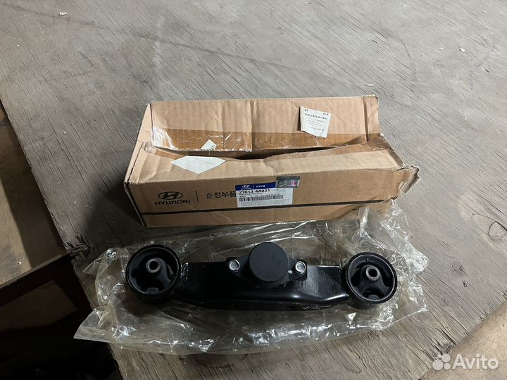 Сайлентблок опоры двигателя hyundai H-1 starex 97