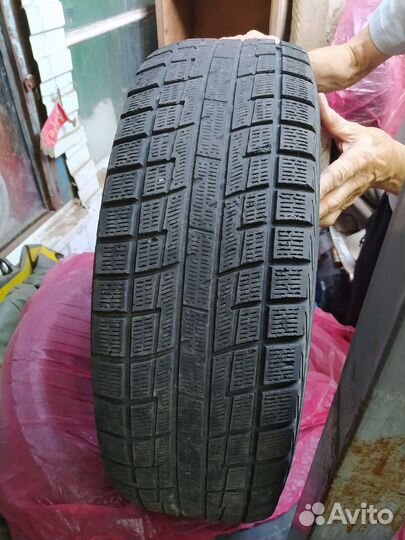 Yokohama Ice Guard IG30 215/55 R16