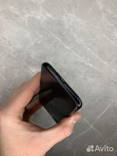 iPhone SE (2020), 64 ГБ