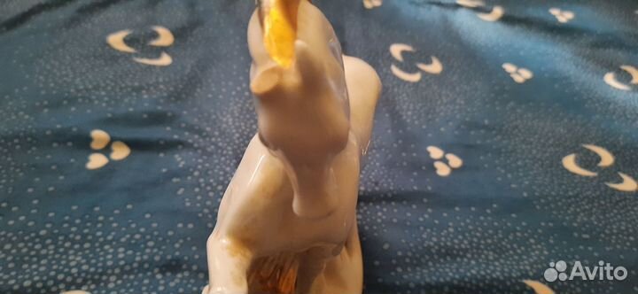 Статуэтка конь