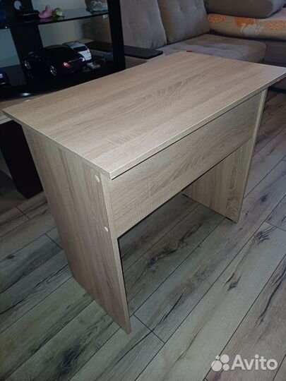 Компьютерный столик IKEA