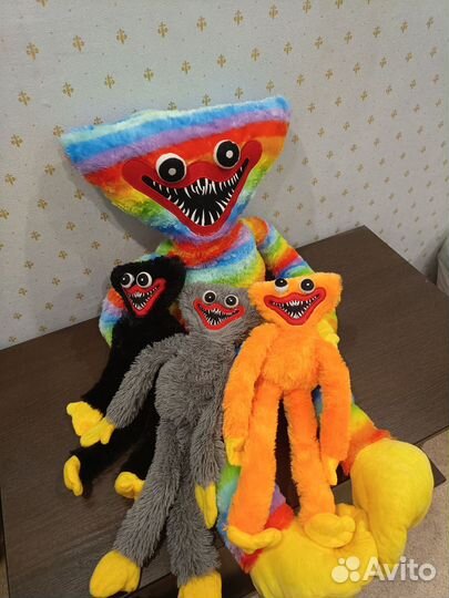 Плюшевый медведь и другие игрушки