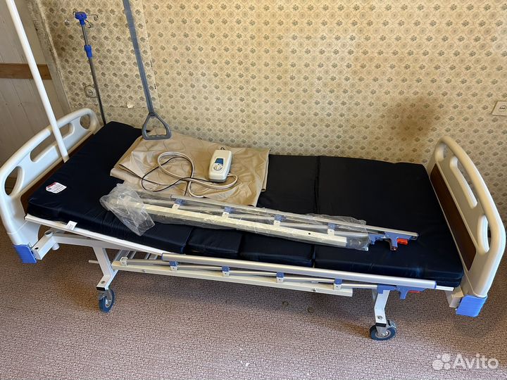 Медицинская кровать для лежачих больных