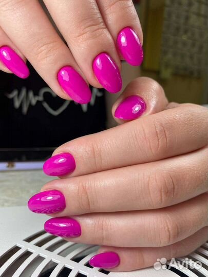 Мастер по маникюру