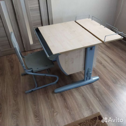 Стол (парта) и стул