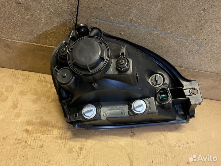 Фара левая Hyundai Tucson 1 хром