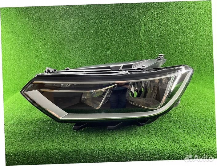 Фара левая Volkswagen Passat 14-20
