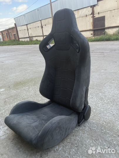 Сиденья recaro