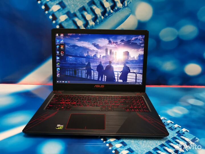 Игровой ноутбук Asus на i5 / GTX 1050 / SSD+HDD