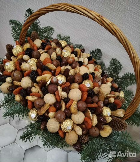 Букет из сухофруктов и фруктов