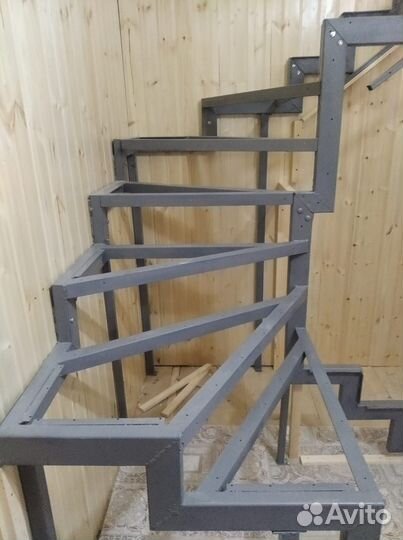 Установщик дверей и лестниц