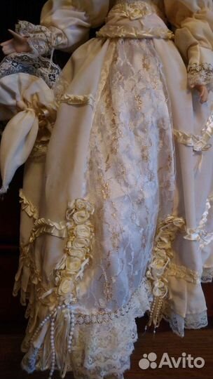 Кукла фарфоровая коллекционная