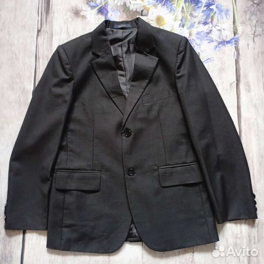 Костюм тройка новый на 8-9 лет