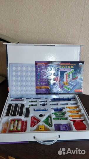 Электронный конструктор Знаток