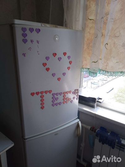 Холодильник сломанный